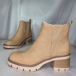 NWT MIA Women's Panola Stacked Heel Lug Sole Chelsea Booties In Neutral
